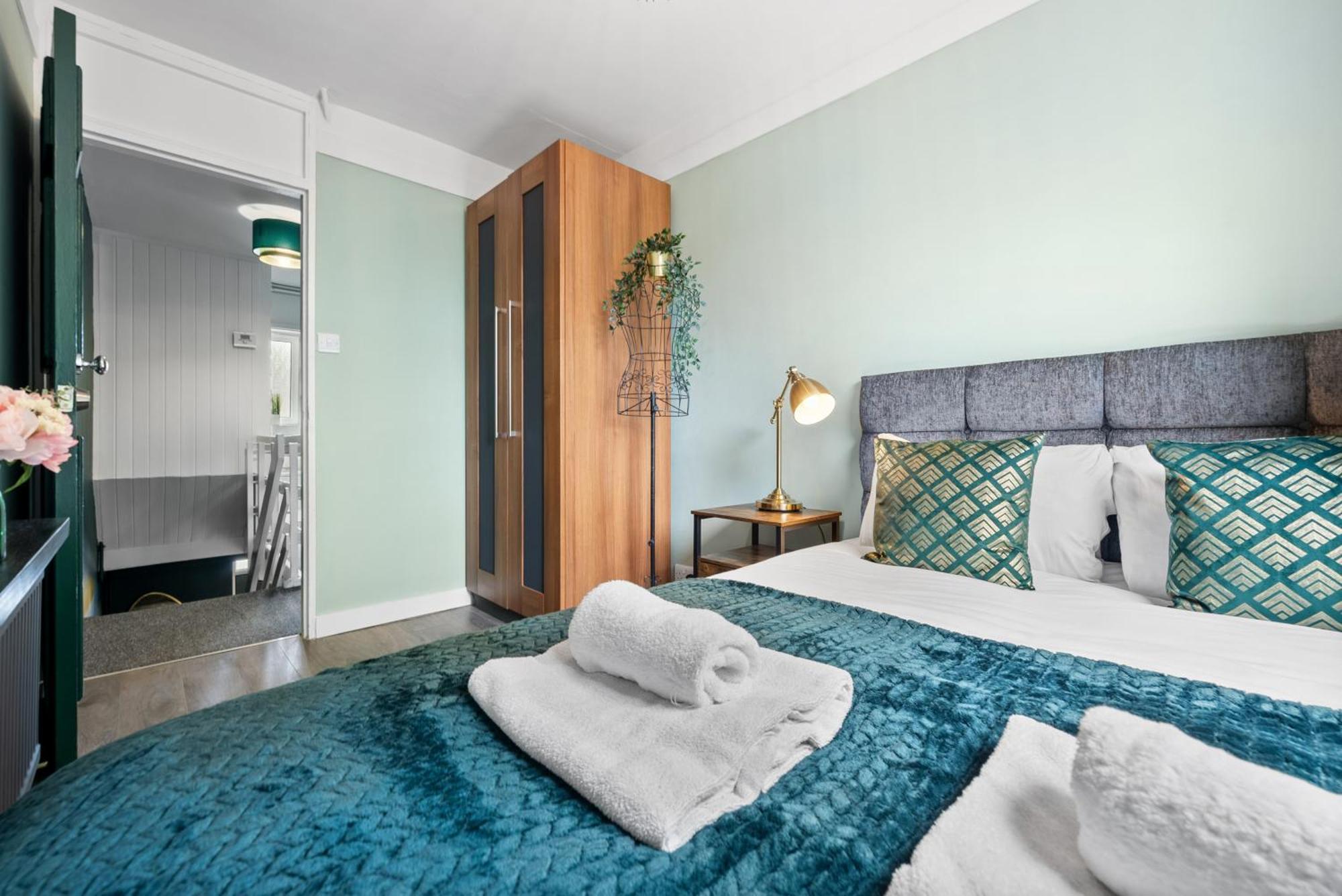 Spacious 3 Bedroom Whitechapel With Garden By Gold * Londres