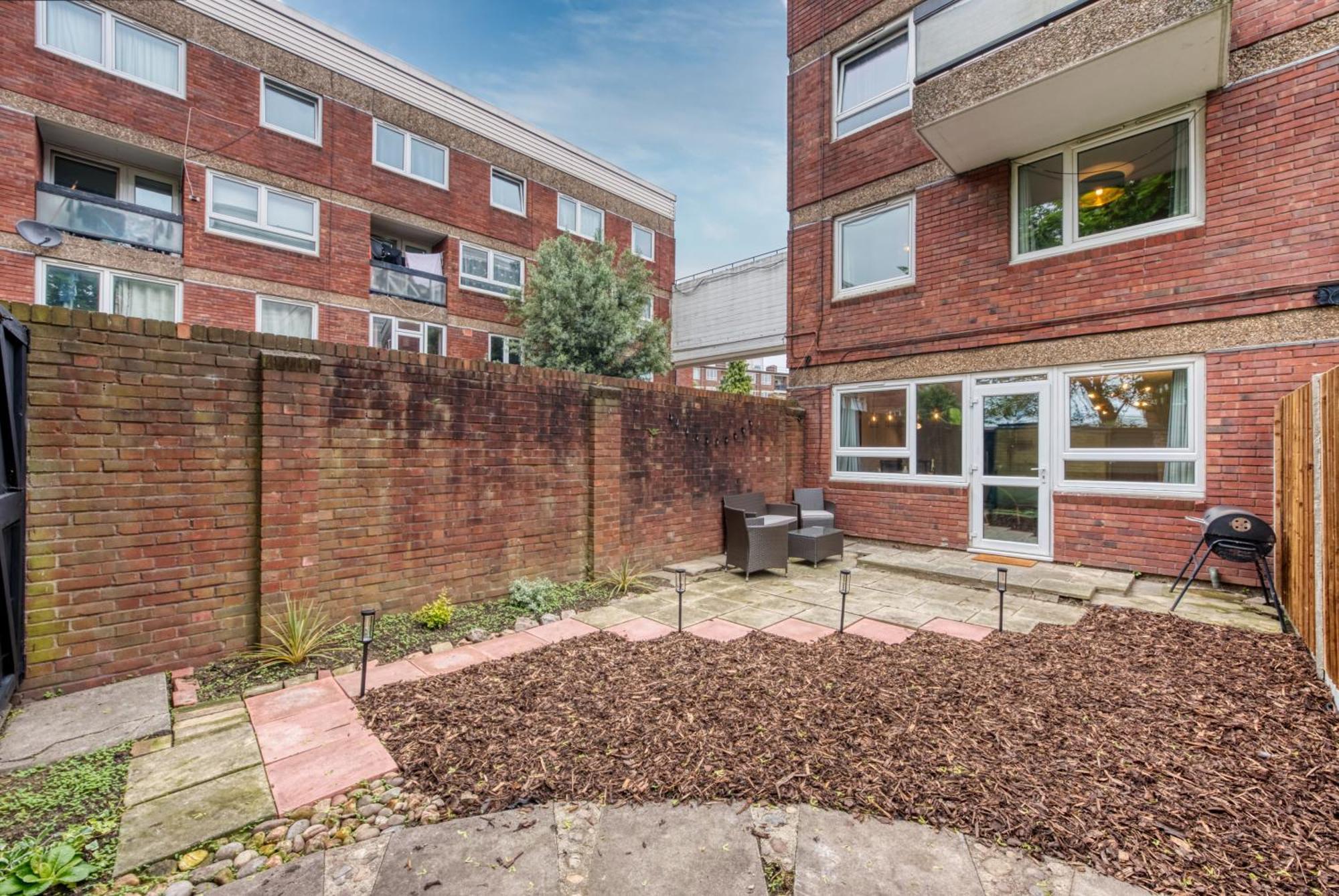 Apartamento Spacious 3 Bedroom Whitechapel With Garden By Gold Londres